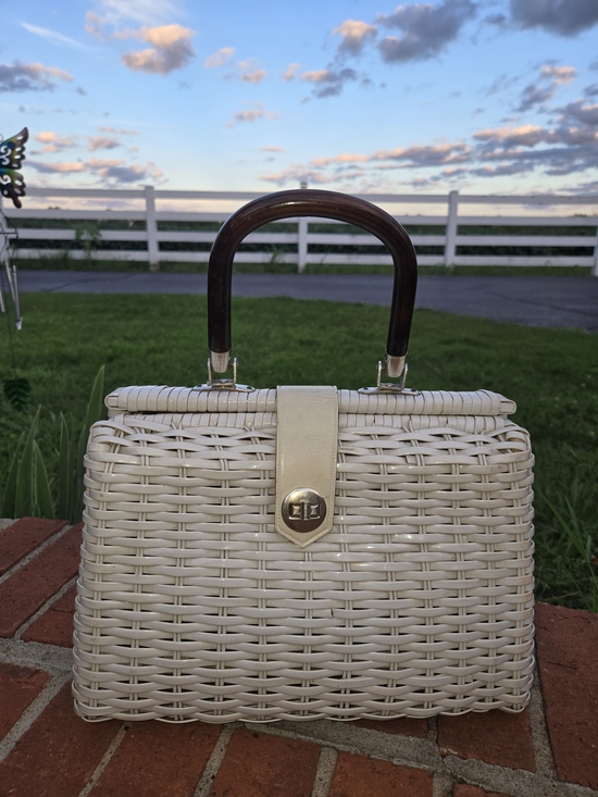 Handbags - White Wicker Woven Top-Handle Bag with Dark Wood Handle Hand Made Hong Kong